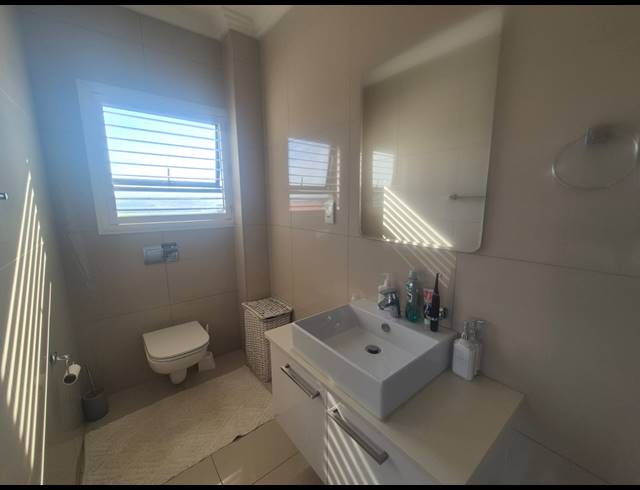 4 BEDROOM TOWNHOUSE FOR SALE IN IZINGA ESTATE
